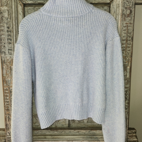 EUC Jessica Simpson Cropped Sweater Size Med - Picture 8 of 8